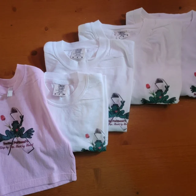 SHOUTOUT to our Gloucester @peacefrogsco 🐸 They made and donated these t-shirts, especially for Parkinson's Awareness, BUT there are limited quantities-- 1 each of a childs and adult S, M, L, XL. In order to score one, you just need to make a $30 donation to The Michael J. Fox Foundation directly https://give.michaeljfox.org/fundraiser/6137341 We OPEN at 4p, come get one‼️